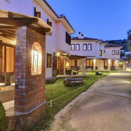 Symmetron Suites Каламос Экстерьер фото