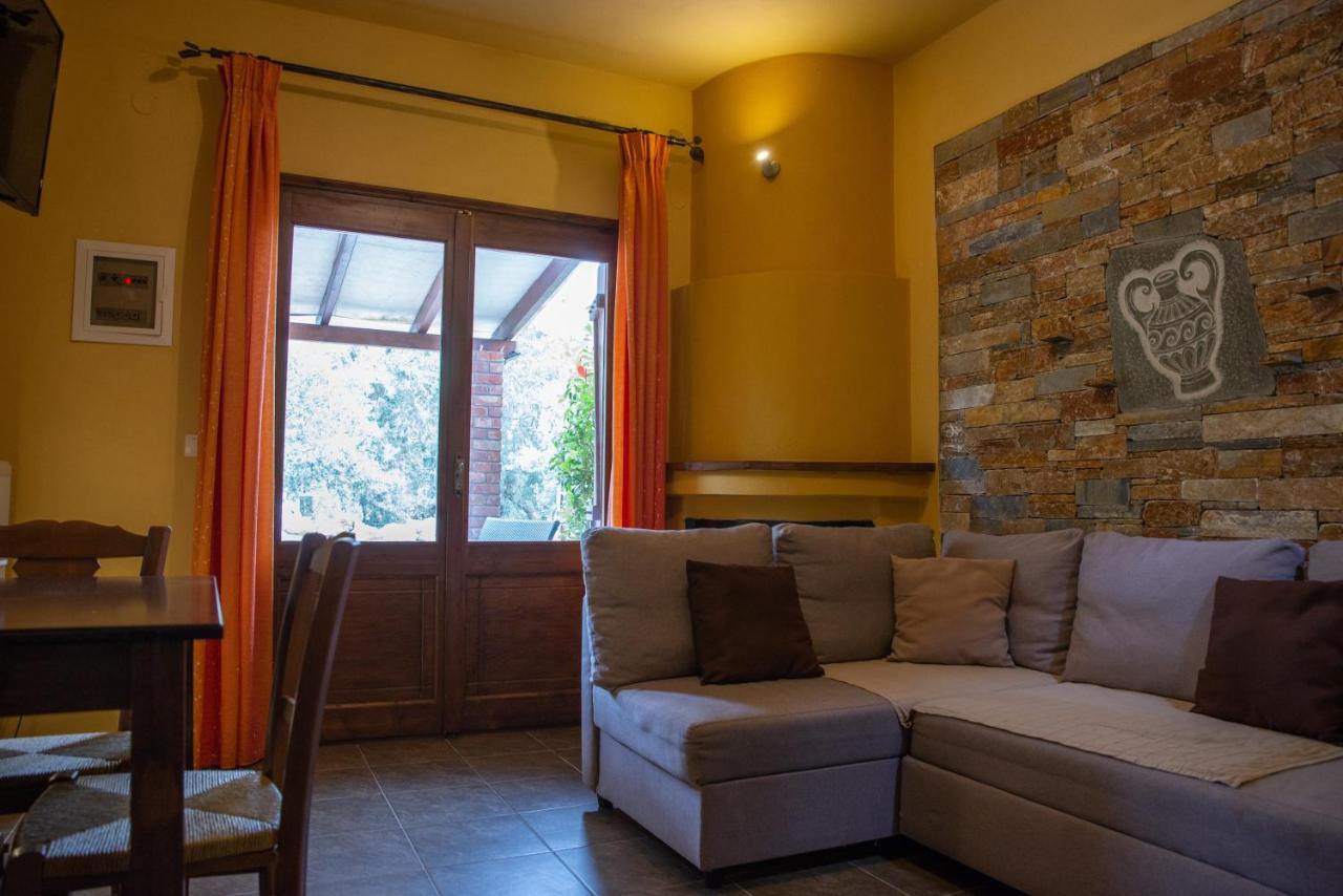 Symmetron Suites Каламос Экстерьер фото