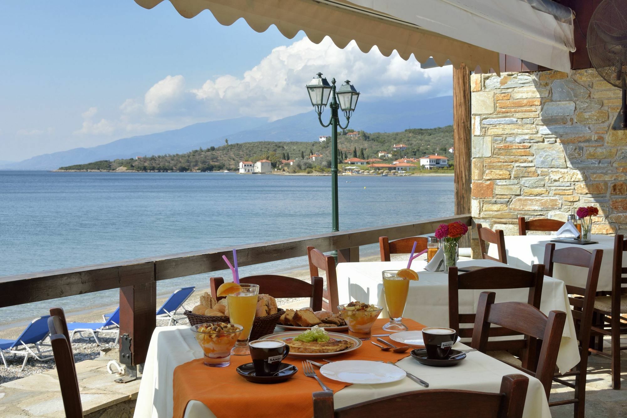 Symmetron Suites Каламос Экстерьер фото